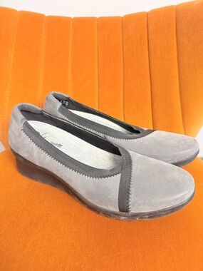 Cloudsteppers by Clarks Gray Suede Slip-On Flats
